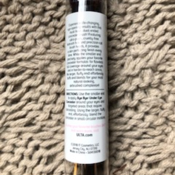 It For Ulta Dual Ended Air Brush Foundation/Concealer Brush *NEW* - Picture 3 of 3